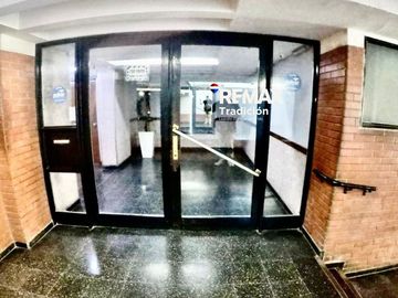 DEPARTAMENTO EN VENTA IMPECABLE MICROCENTRO