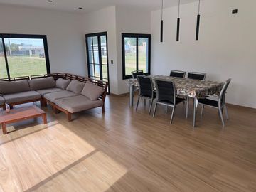 CASA EN VENTA LA PLATA BARRIO LA NATIVA