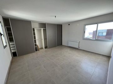 CASA A ESTRENAR EN BARRIO PRIVADO LOMAS DE RUSSELL