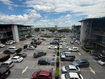 LOCAL COMERCIAL PREMIUM DE 302 M2 TOTALES CON TERRAZA, IDEAL PARA RESTAURANTE, BAR O COMERCIO EN PLAZA MIRADOR 2500 EN GUADALUPE, N.L.