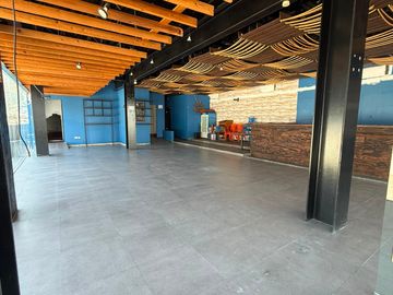 LOCAL COMERCIAL PREMIUM DE 302 M2 TOTALES CON TERRAZA, IDEAL PARA RESTAURANTE, BAR O COMERCIO EN PLAZA MIRADOR 2500 EN GUADALUPE, N.L.
