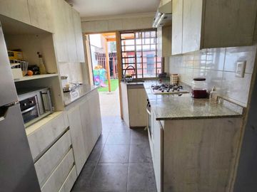 Casa en venta  en LA CISTERNA
