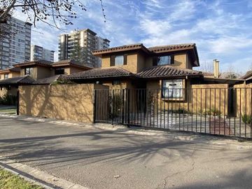 Casa en arriendo  en HUECHURABA