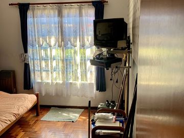 Venta de casa de 5 amb  y habbitacion de servicio en tres plantas