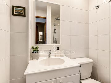 Amplia casa en magnífico terreno en Nueva Costanera