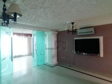 Casa EN VENTA de 3 Niveles en Privada Valle de Bravo II en San Luis Potosí