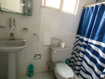 Casa EN VENTA de 3 Niveles en Privada Valle de Bravo II en San Luis Potosí