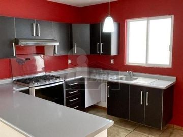 Casa en venta o renta en Juriquilla Santa Fe, con amplia recámara principal y terraza