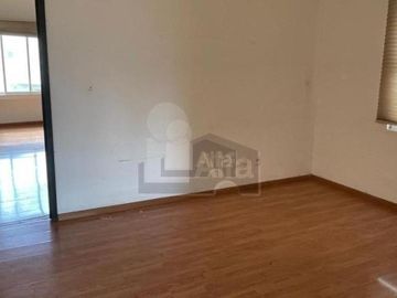 Casa en venta o renta en Juriquilla Santa Fe, con amplia recámara principal y terraza