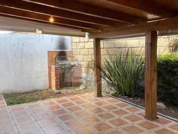 Casa en venta o renta en Juriquilla Santa Fe, con amplia recámara principal y terraza