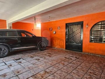 Casa sola en venta en Leandro Valle, Saltillo, Coahuila