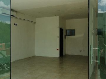 Local en renta en San Ramón Norte Merida Planta Baja Plaza comercial