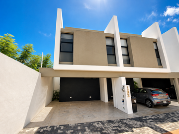 Townhouse en Renta en Privada Luana. Santa Gertrudis copo, Mérida Yuc