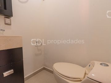 ALTAVISTA BOSQUES CASA MUY AMPLIA EN VENTA