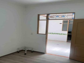 CASA LOCAL EN ARRIENDO UBICADA EN MEDELLIN SECTOR LAURELES