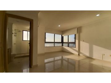 SE ARRIENDA APARTAMENTO DE 3 ALCOBAS EN PRIMERA LINEA DE MAR