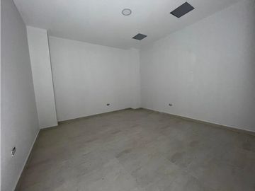 SE ARRIENDA BODEGA EN EL CENTRO