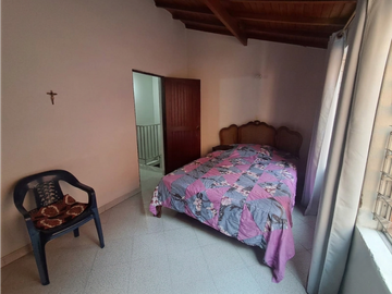 Casa de dos niveles en venta en Sabaneta, Aliadas del Sur