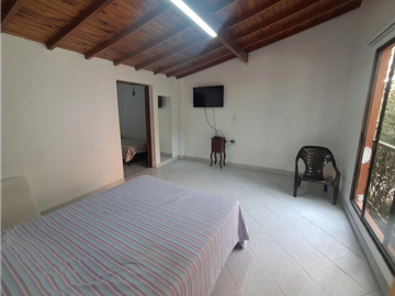Casa de dos niveles en venta en Sabaneta, Aliadas del Sur