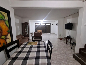Casa de dos niveles en venta en Sabaneta, Aliadas del Sur