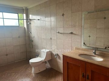 Casa en arriendo en Condominio El Duraznal – amplia parcela Calera de Tango