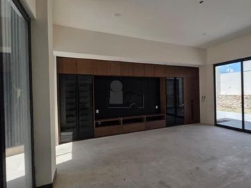 Casa en Venta en Club de Golf la Loma - San Luis Potosi - TERMINADA 100%