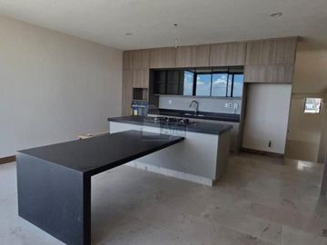 Casa en Venta en Club de Golf la Loma - San Luis Potosi - TERMINADA 100%