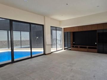 Casa en Venta en Club de Golf la Loma - San Luis Potosi - TERMINADA 100%