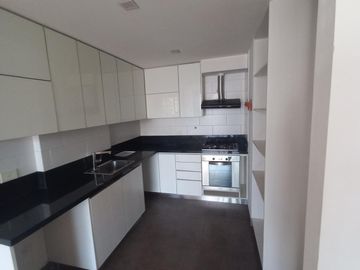 VENTA DEPARTAMENTO TRES AMBIENTES- PARQUE CHACABUCO