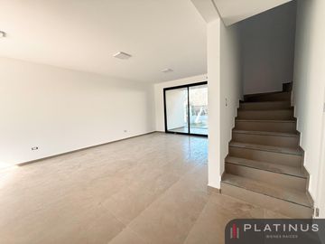 Duplex en Venta de Greenville II, 3 Dormitorios con Cochera, Entrega Mayo 2026