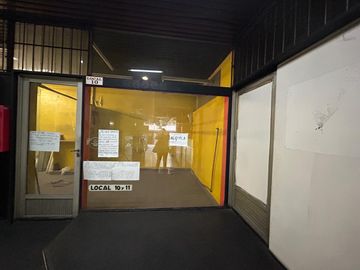 EN VENTA LOCAL EN GALERIA PATANA AL 400