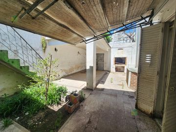 Casa dos dormitorios en venta La Plata