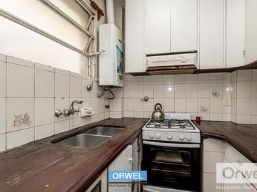 Venta amplio 3 ambientes, Saavedra. 1° piso por escalera