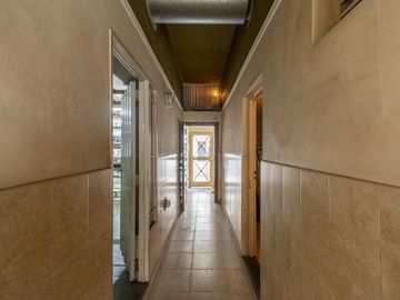 Casa  con 2 locales en Villa Dominico
