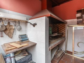 Casa  con 2 locales en Villa Dominico
