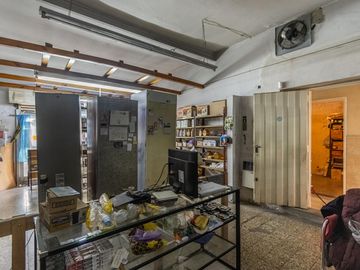 Casa  con 2 locales en Villa Dominico