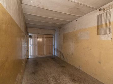 Casa  con 2 locales en Villa Dominico