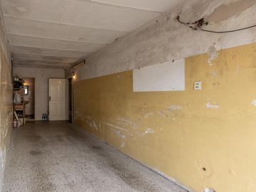 Casa  con 2 locales en Villa Dominico
