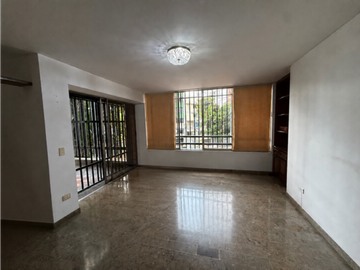 (J) APARTAMENTO EN VENTA EN SANTA TERESITA, OESTE DE CALI.