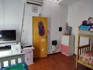 CASA ESQUINA 2 DORM CON COCHERA Bº MAULLER