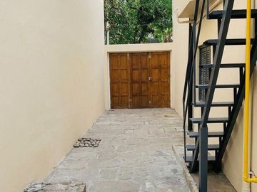 LOTE CON CASA 5 AMB EN VENTA EN BERAZATEGUI
