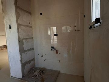 CASA RECICLADA / TODOS LOS SERVICIOS / 3-4 DORM