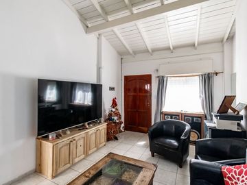 Venta Casa 4 ambientes en Martinez