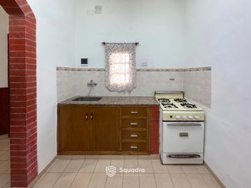VENTA - Casa de 2 dormitorios a reciclar - Echesortu, Rosario.
