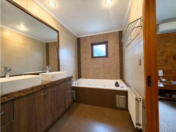 Chicureo, Casa 300 M2, 5.000 M2 terreno, Condominio Las Campiñas