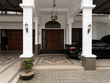 Rumah Imam Bonjol Tengah kota Surabaya