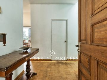 Casa de un piso  con excelente terreno