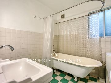 Casa de un piso  con excelente terreno