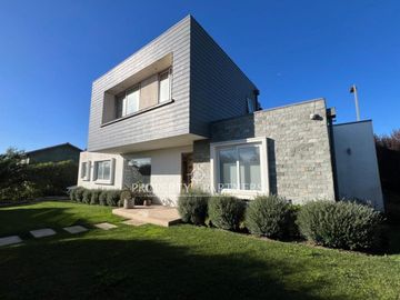 Acogedora casa estilo Mediterránea en Santo Domingo