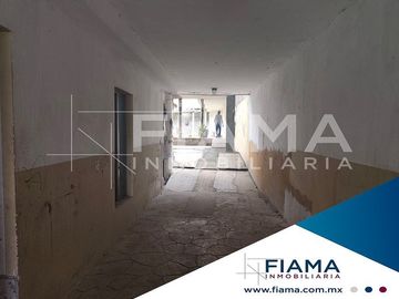 CASA EN VENTA EN COL. MIRAVALLES, TEPIC, NAYARIT. (EN)
